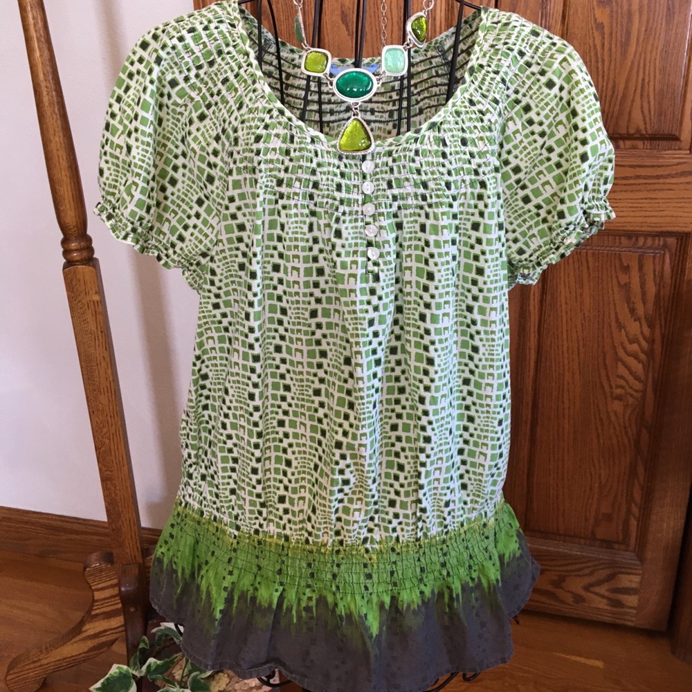 IZOD Cute Top Size Large
